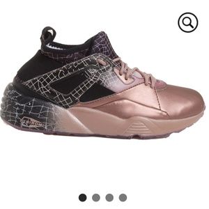 Puma bog sock rose gold & black